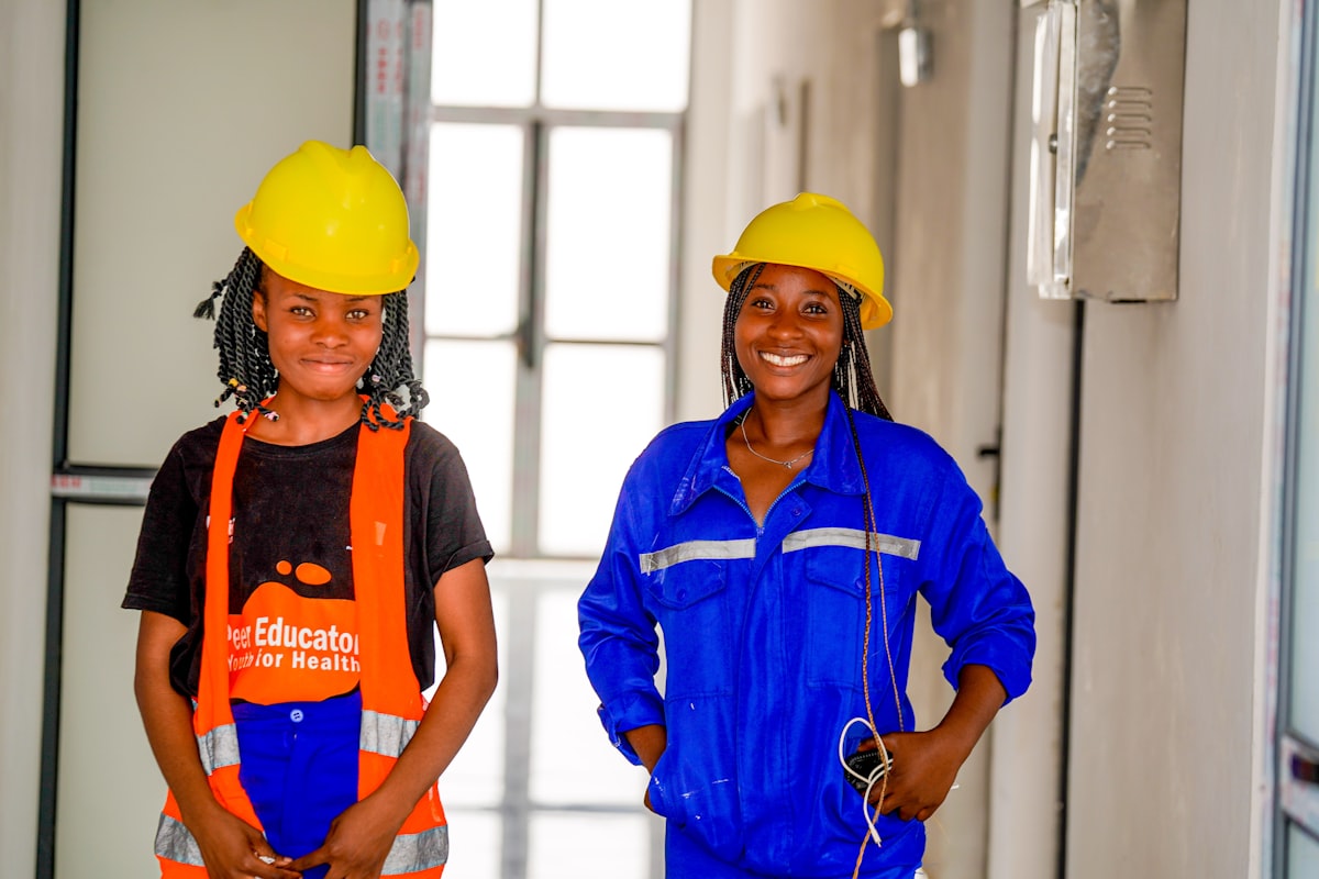 Skilled trades student in a hard hat training at a non-Title IV career school outside the federal student aid system